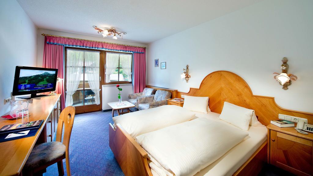 Hotel Bergland Lermoos Room photo