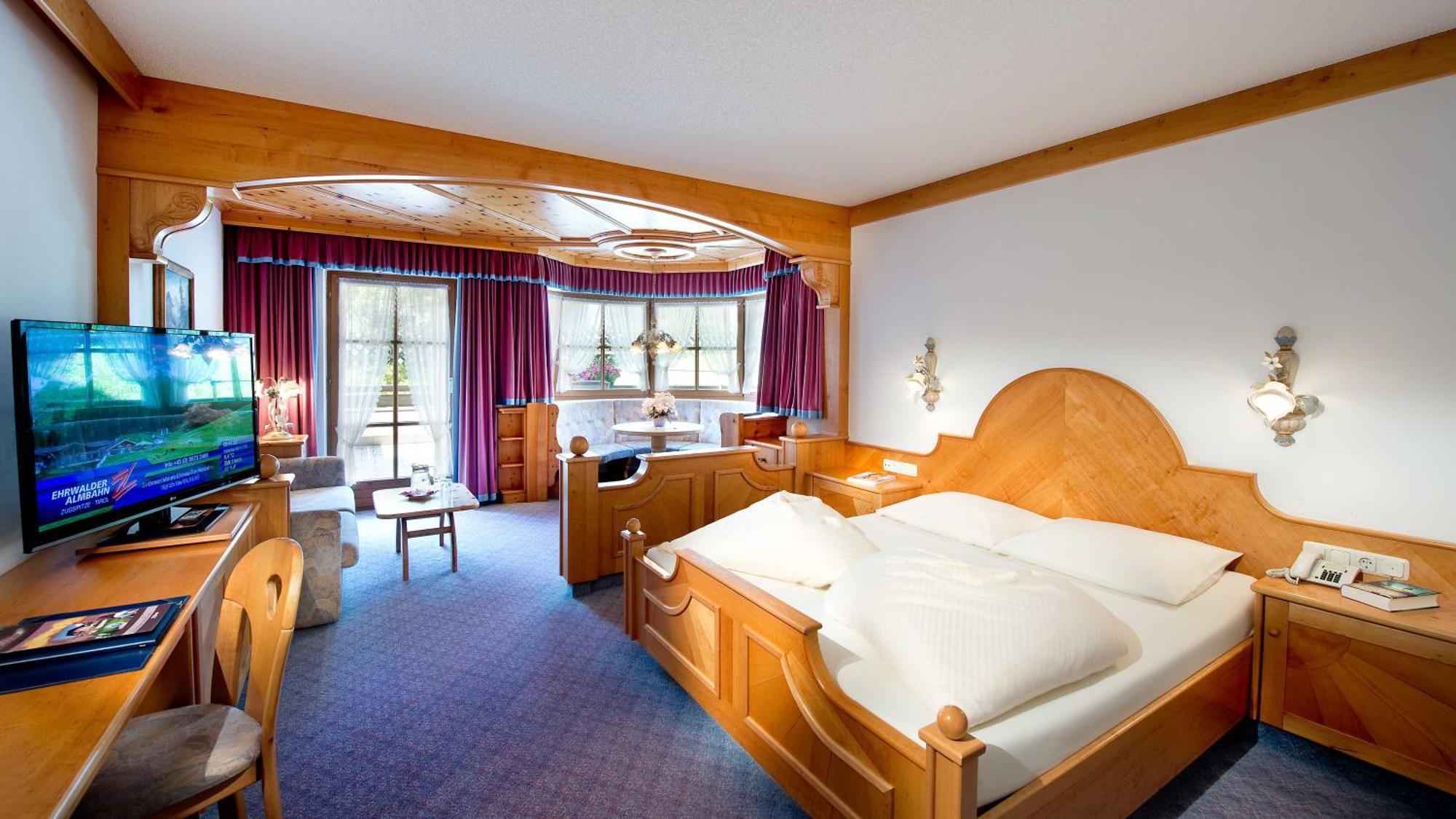 Hotel Bergland Lermoos Exterior photo